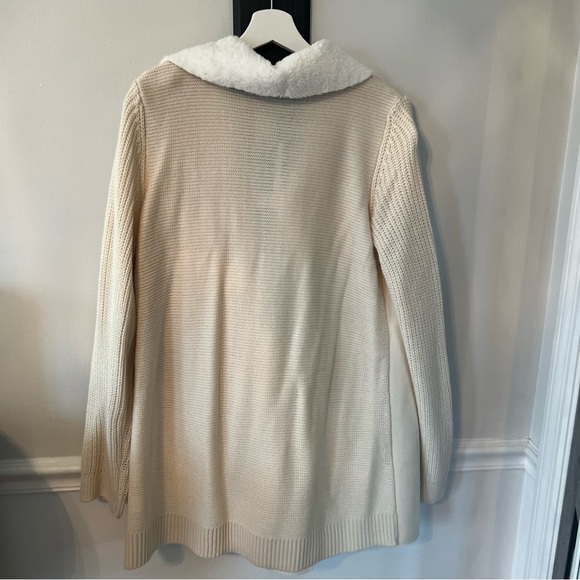 Chic Cream Teddy Jacket with White Collar - Picture 3 of 3